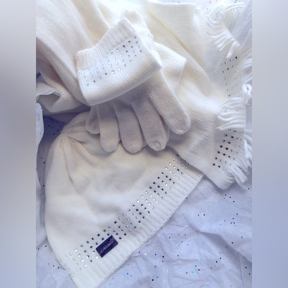 Super Cute Calvin Klein WinterSet (Knitted Gloves,Hat,Scarf) White w/Rhinestones - Picture 1 of 5